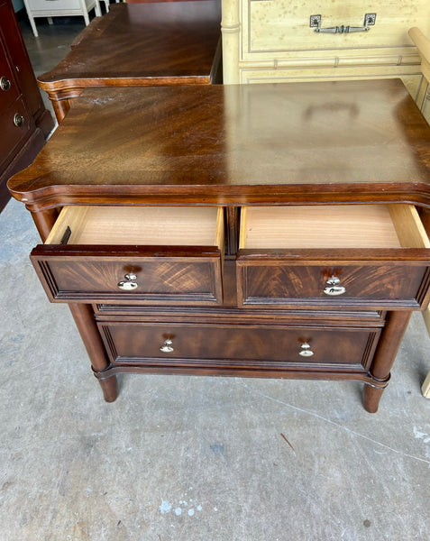 Vintage Bassett Furniture Traditional Style Large Nightstand Pair with Fluted Legs Available for Custom Lacquer