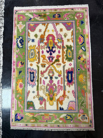 English Village Lane "Gettin' Ziggy With It" 2x3 Rug - Hibiscus House