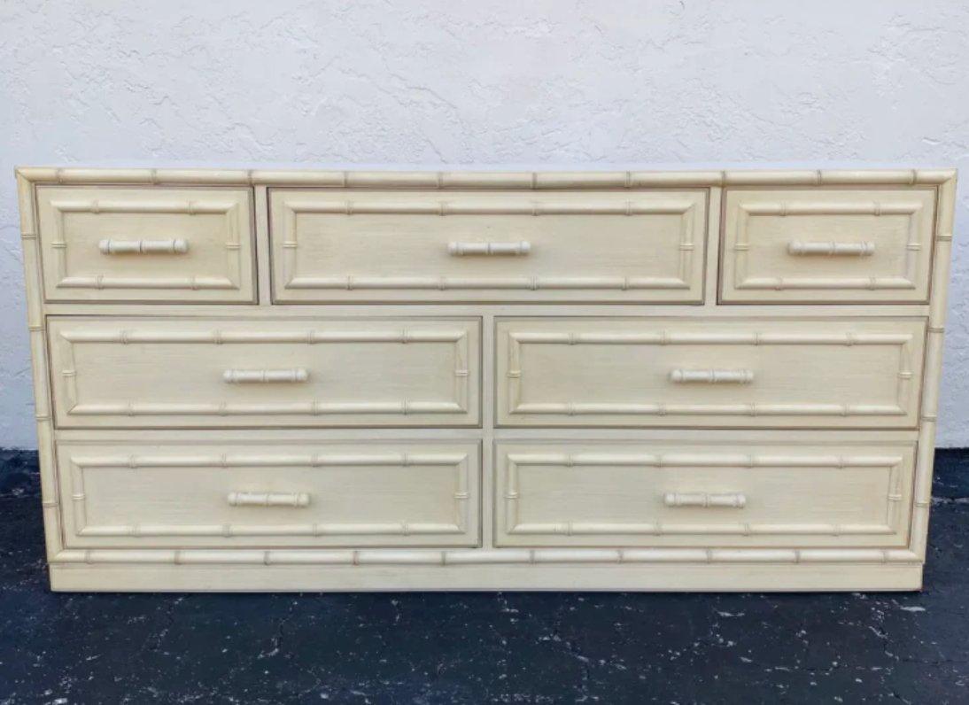 Vintage Dixie Furniture Company \, image size:1094x796