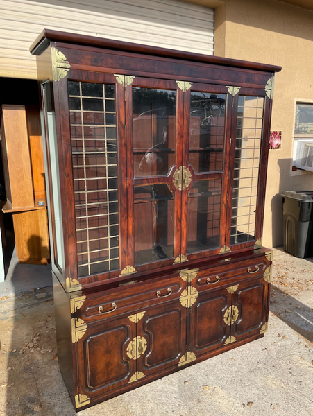 Vintage Bernhardt Furniture Chinoiserie China Cabinet Available for Custom Lacquer