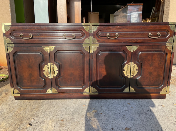 Vintage Bernhardt Furniture Chinoiserie China Cabinet Available for Custom Lacquer